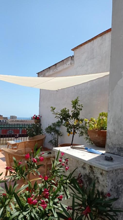 Janare - Rooms & Terrace Napoli Bagian luar foto